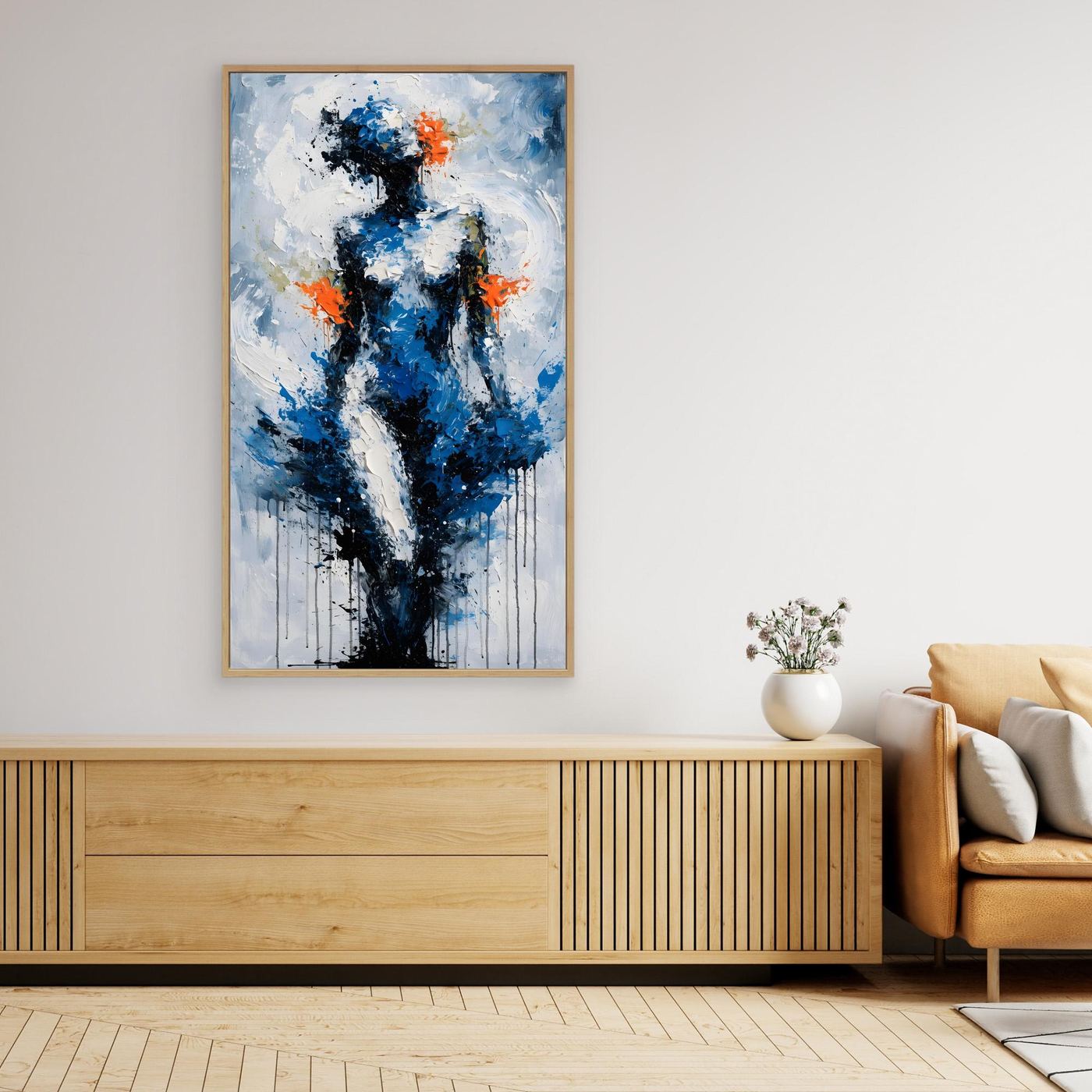 Aufrecht im Blau – eine aufrechte abstrakte Figur aus dynamischen Pinselspuren als XXL Leinwandbild | FOCUS No. 05