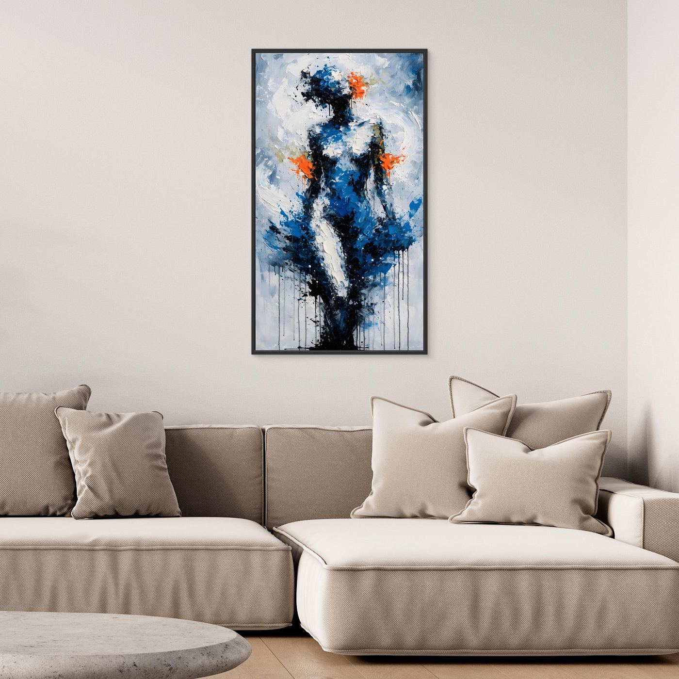 Aufrecht im Blau – eine aufrechte abstrakte Figur aus dynamischen Pinselspuren als XXL Leinwandbild | FOCUS No. 05